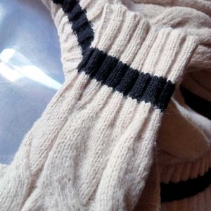 Cropped Knit Cardigan