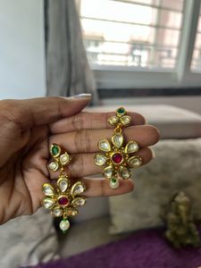 Kundan Jewelry Set: Necklace &amp; Earrings