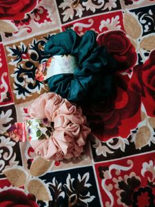 Cute Scrunchie Set