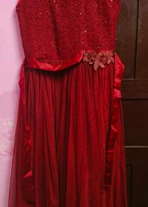 Sleeveless Party Wear Gown