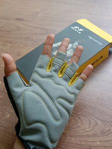 Nivia Gym Gloves Python