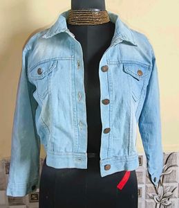 BOGO🎁Buy One Get 1 Free🎁Size Small Denim Jacket