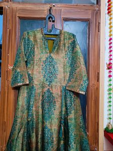🇳🇿💫🎀Elegant Green &amp; Gold Ethnic Gown