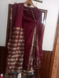 Its Silk Loongi Skirt With Stole. Rich Looking