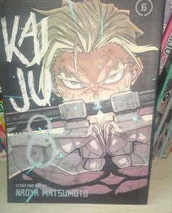 Kaiju No 8 Vol 1-9 With Action Figure