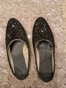 Sparkling Black Juttis