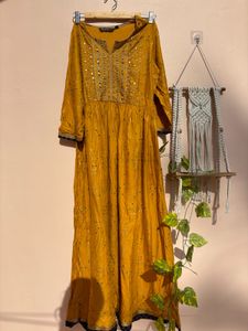 "Brand new best price AVAASA kurti 💙💛✨"