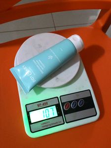 Dot &amp; Key Face Wash