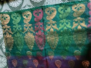 Purple &amp; Green Leaf Print Saree