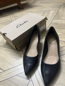 Authentic Clarks Leather Pumps Heel