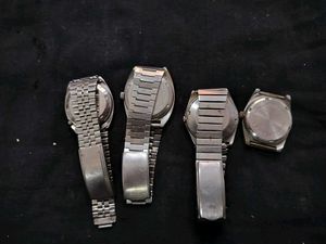 Vintage Watch Lot (4) 2 working  two need serv
