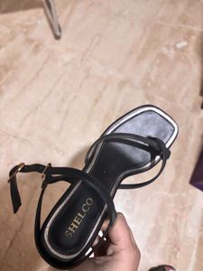 Chic Black Heels🖤
