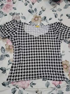 Houndstooth Puff Sleeve Top