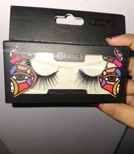 MARS EYELASHES