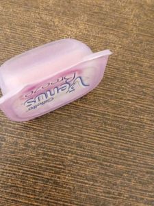VENUS RAZOR