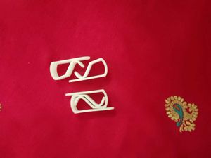 White Plastic Clips (Set of 4)