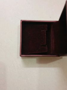 tanishq ear rings box