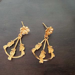Elegant Gold Necklace Set