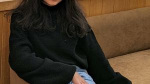 Black Crop Sweater For Women
