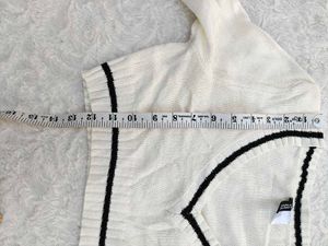 H&amp;M Cream Cropped Sweater