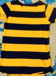 Women&#39;s Round Neck Striped T-Shirt