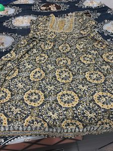 Elegant Black &amp; Gold Embroidered Kurta