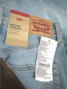Unused Levi&#39;s Jeans With Tag