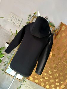 Soft And Light Weight Thick Fabric Hoodie