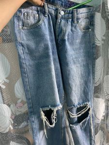 Trendy Knee Cut Jeans