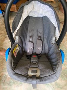 Baby Car Seat and carrier 0-12 months