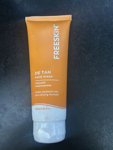 FREESKIN De Tan Face Wash