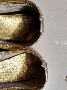 RED Golden Zari Jutti For Women