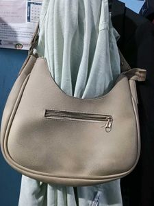 Elegant Beige Shoulder Bag