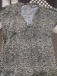 Gisl Tigerprint Top