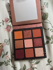 HUDA Beauty Eyeshadow Pallet