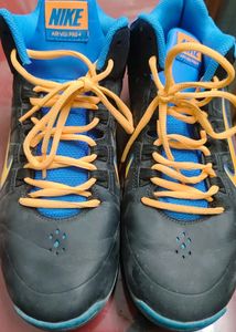 NIKE Shoe