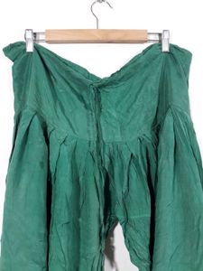 Women Black &amp; Green Embroidery Selwar Set