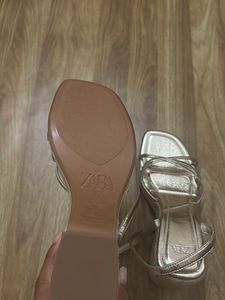 Zara Golden Wedges ✨
