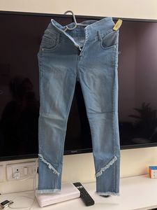 Frayed Hem High Waisted Jeans