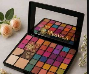 Miss Gold Makeup Palette