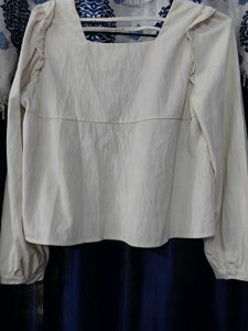 Cute Buttoned Top