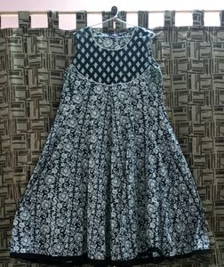 Srishti Sleeveless Black & White Kurti, Size XXL