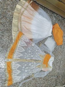 ismein white and orange Mila hua hai aur jo iske u