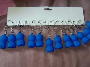 Excellent Brand New pack Of 12 Keychains