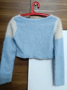 Cozy Blue &amp; Off White Crop Sweater