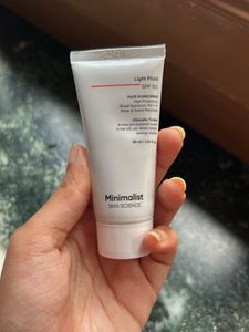 SPF50 light fluid sunscreen