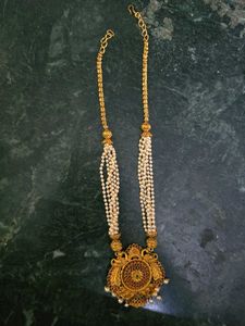 Elegant Gold & Pearl Necklace