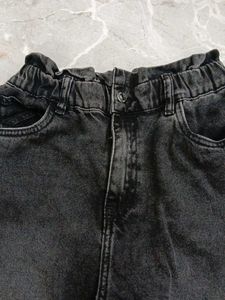Black High-Waisted Jeans, P
