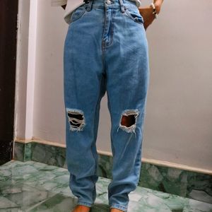 DENIM BOYFRIEND JEAN'S
