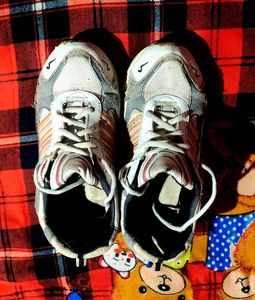 Used Sport Shoes